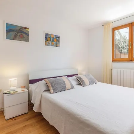 度假居 7 Bedroom In *