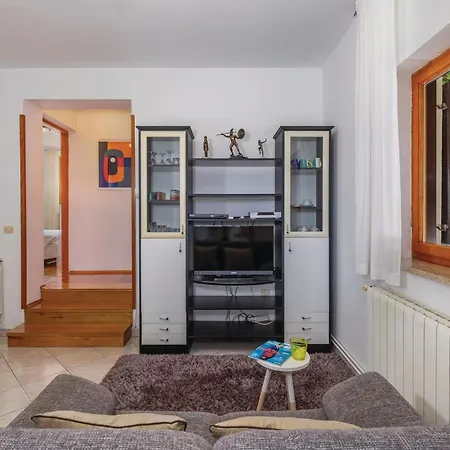 度假居 7 Bedroom In *
