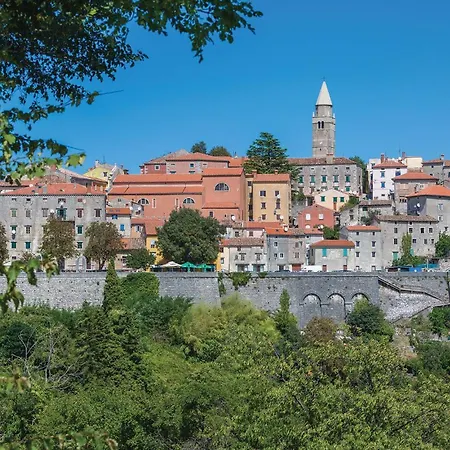 7 Bedroom Nice Home In Labin Vakantiehuis *